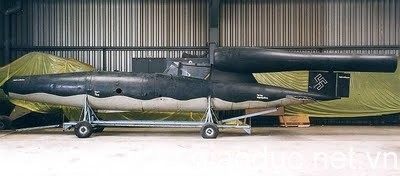 Tôi hoàn toàn hiểu rằng việc làm này có khả năng dẫn đến cái chết của tôi." Ban đầu, cả Messerschmitt Me 328 và Fieseler Fi 103 (hay còn gọi là bom bay V-1) được coi là máy bay phù hợp, nhưng Fi 103 đã được thông qua.